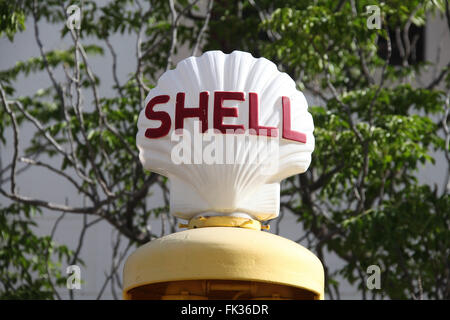 Royal Dutch Shell pompa a Matjiesfontein in Sud Africa Foto Stock