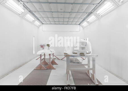 Garage per cancellare la verniciatura auto Foto Stock