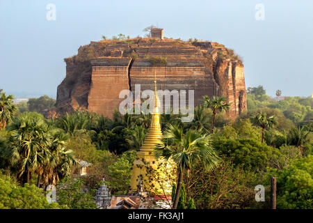 Mingun Pa Hto Taw Gyi Foto Stock