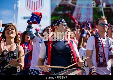 Nashville, Tennessee, Stati Uniti d'America. 06 Mar, 2016. Noi tifosi durante la crede Cup donne internazionali della partita di calcio tra la Francia e gli Stati Uniti a Nissan Stadium il 6 marzo 2016 a Nashville, TN. Giacobbe Kupferman/CSM Credito: Cal Sport Media/Alamy Live News Foto Stock