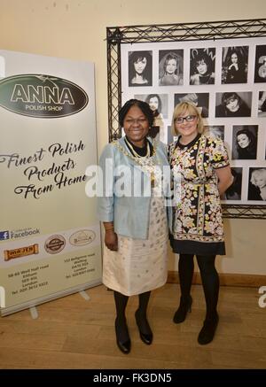 Lewisham, Regno Unito. 06 Mar, 2016. Mostra fotografica di Izabela Banaszkiewicz 'Nessuno sa veramente si' a Lewisham centro polacco, Londra Credito: Marcin Libera/Alamy Live News Foto Stock