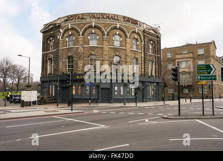 Esterno dell'iconico pub gay The Royal Vauxhall Tavern a Lambeth, Londra, Inghilterra, SE1. Foto Stock