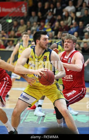 Hagen, Germania. 06 Mar, 2016. Owen Klassen #4 di Phoenix Hagen in azione durante la Hagen e Germania Brose partita di basket dove Hagen ha vinto con punteggio 87-66. © Maik Boenisch/Pacific Press/Alamy Live News Foto Stock