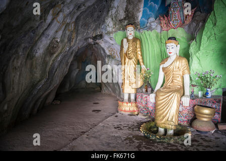 Tempio nella Grotta vicino a Mawlamyine, Stato Mon, Myanmar (Birmania), Asia Foto Stock