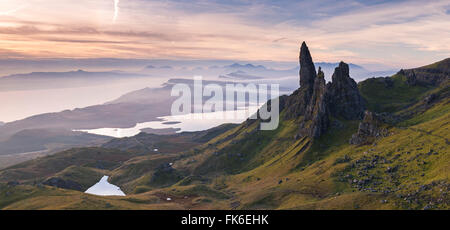 Paesaggi spettacolari presso il vecchio uomo di Storr sull'Isola di Skye, Ebridi Interne, Scotland, Regno Unito, Europa Foto Stock