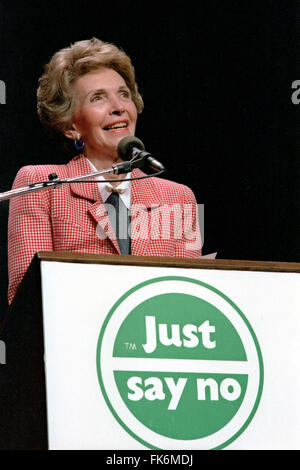 La First Lady Nancy Reagan parlando a un solo dire di no Rally Maggio 13, 1987 a Los Angeles, California. Foto Stock