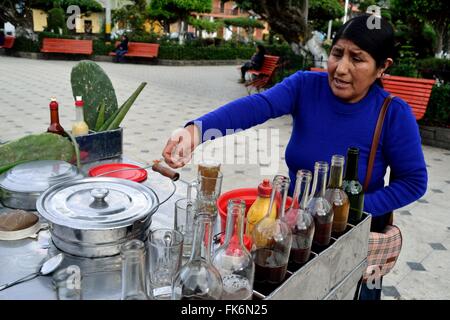 Impianto di tonno - emolliente - Tonical drink - ' La Samaritana Square ' di HUANCABAMBA. Dipartimento di Piura .PERÙ Foto Stock