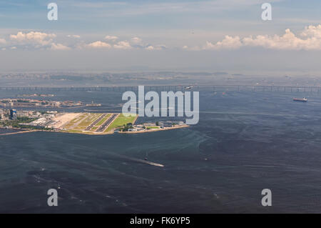 Vista aerea di Santos Dumont Aeroporto a Rio de Janeiro in Brasile. Foto Stock