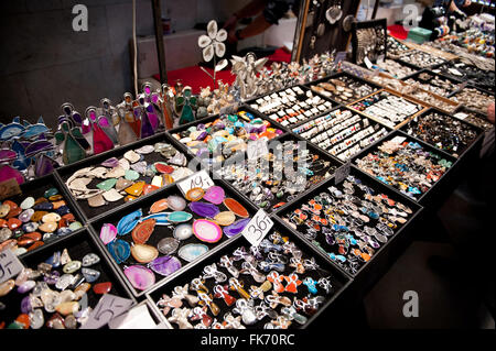 Agata e argento necklets al minerale di Varsavia Expo 2016, 5 Marzo, VI edizione evento nel Palazzo della Cultura e della scienza, Polonia Foto Stock