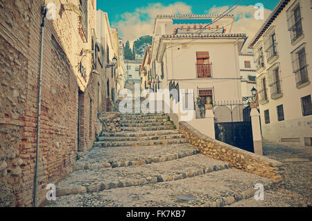 Strada fino al quartiere di Albaicín in Granada Foto Stock