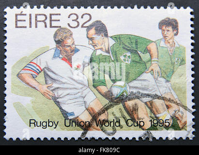 Irlanda - circa 1995: un francobollo mostra il Rugby World Cup 1995 Foto Stock