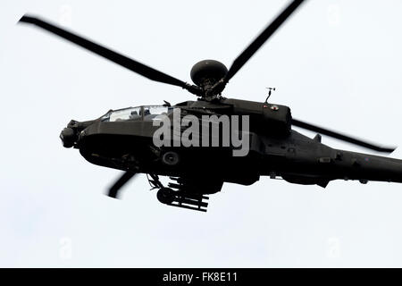 AgustaWestland Apache elicottero d'assalto da RAF Wattisham sulla foresta di Rendlesham Suffolk REGNO UNITO Foto Stock