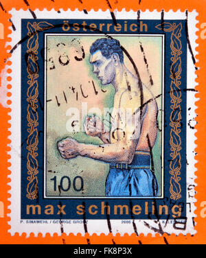 AUSTRIA - circa 2005: un timbro stampato in Austria mostra Max Schmeling, Heavyweight Champion del mondo, circa 2005 Foto Stock