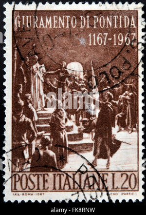 Italia - circa 1967: timbro stampato in Italia mostra giuramento di Pontida di Giovanni Berchet, circa 1967 Foto Stock