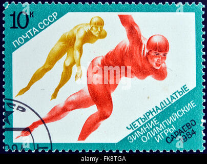Unione Sovietica - circa 1984: timbro stampato in Russia mostra lo sport, il pattinaggio, il pattinatore, circa 1984 Foto Stock