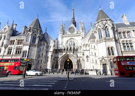 Esterno del Royal Courts of Justice London REGNO UNITO Foto Stock