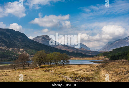 Loch Coulin con Beinn Eighe in th distanza Foto Stock