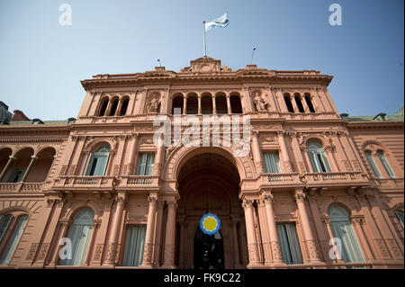 Casa de Gobierno conosciuta come la Casa Rosada in Plaza 25 de Mayo - sede del governo argentino Foto Stock