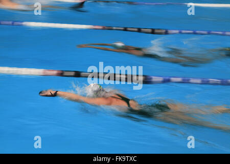 Formazione di nuoto in piscina semi olimpionica Athletic Association Academica Oswaldo Cruz Foto Stock