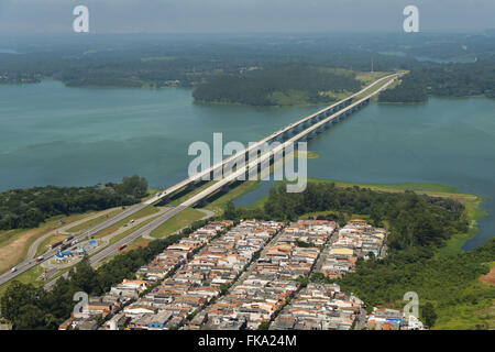 Vista aerea della sezione meridionale della Mario Covas beltway sulla diga di fatturazioni Foto Stock