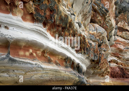 Strati colorati di pietra arenaria noto come arenaria lapias Catimbau nel Parco Nazionale Foto Stock