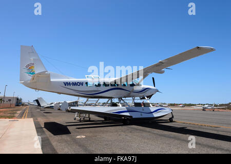 Cessna Caravan appartenenti ad orizzontale cade idrovolante avventure, aeroporto di Broome, regione di Kimberley, Australia occidentale Foto Stock