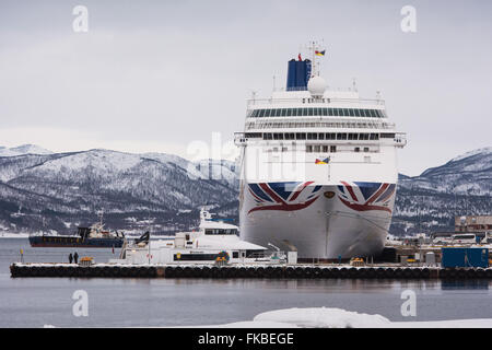 P&O NAVE DA CROCIERA Oriana ormeggiata nel porto di Alta, Finnmark, Norvegia. Foto Stock