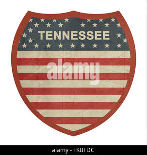 Grunge americano del Tennessee Interstate Highway segno isolato su uno sfondo bianco. Foto Stock