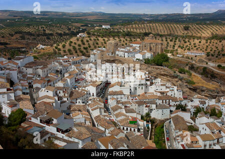 Vista panoramica, a Setenil de las Bodegas, Cadice provincia, regione dell'Andalusia, Spagna, Europa Foto Stock