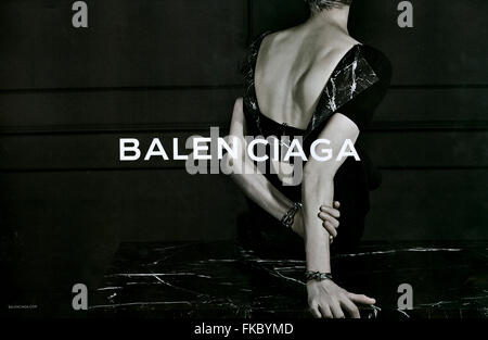 2010S UK Balenciaga Magazine annuncio pubblicitario Foto Stock