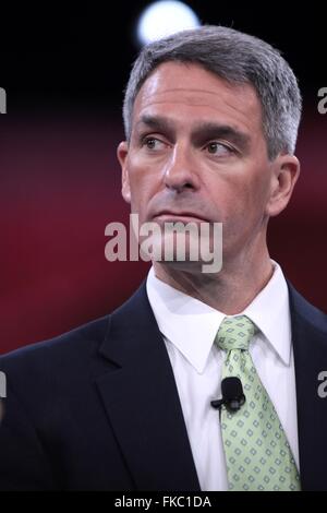 Ex Virginia Attorney General Ken Cuccinelli durante l annuale conservatore americano Unione CPAC conferenza presso il Porto Nazionale Marzo 3, 2016 in Oxon Hill, Maryland. Foto Stock