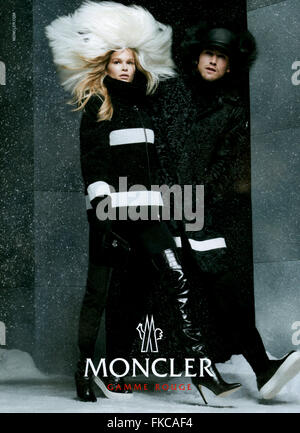 2010S UK Moncler Magazine annuncio pubblicitario Foto Stock