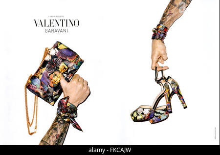 2010S UK Valentino Magazine annuncio pubblicitario Foto Stock