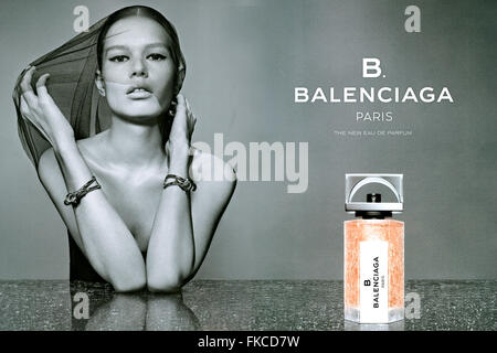 2010S UK Balenciaga Magazine annuncio pubblicitario Foto Stock