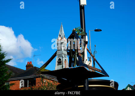 Modello in metallo BITTERNE triangolo parco vecchio servizi igienici pubblici. Foto Stock