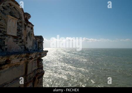 L'Italia, piccola chiesa barocca nel villaggio di Tellaro, vicino alla cittadina di Lerici, Golfo di La Spezia, la regione Liguria Foto Stock