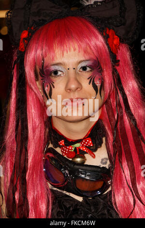 Una giovane ragazza vestita in SWEET LOLITA costume. Foto Stock