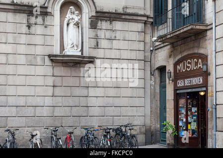 Casa Beethoven, classic music shop e immagine religiosa, La Rambla, Barcelona Foto Stock