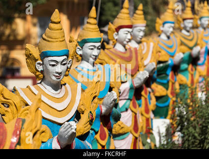 Nat statue di divinità a Kyaik Tan Lan (Kyaikthanlan) Pagoda di Mawlamyine (Mawlamyaing), Birmania (Myanmar) Foto Stock