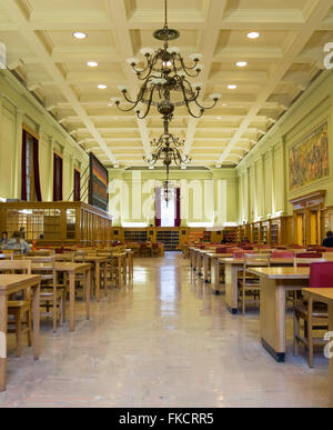 La gran sala lettura del secondo piano del Rutherford Biblioteca Sud presso l'Università di Alberta in Edmonton, Canada. Foto Stock