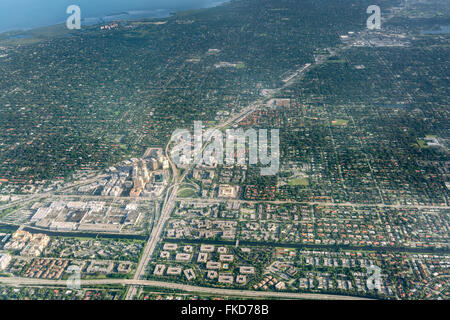 Vista aerea del paesaggio urbano, Miami, Florida, Stati Uniti d'America Foto Stock