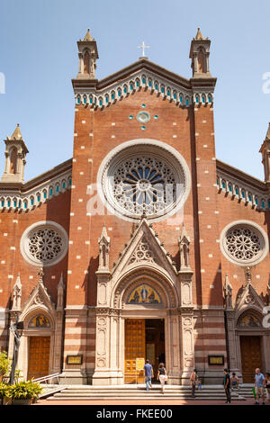 San Antonio di Padova chiesa cattolica romana, Istiklal Caddesi, Beyoglu, Istanbul, Turchia Foto Stock