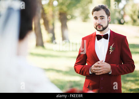 Lo sposo sposa al primo sguardo Foto Stock