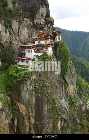 Tiger's Nest monastero nel cliffside di Paro valley, Taktshang Goemba, vicino a paro, l'Himalaya, Regno del Bhutan Foto Stock