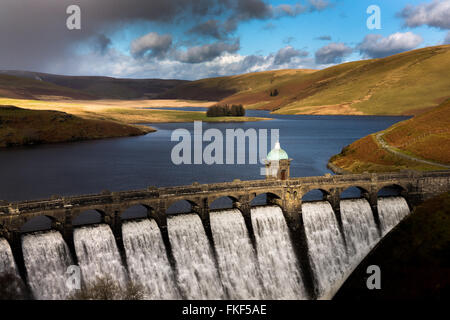 Il Craig Goch diga serbatoio nell'Elan Valley in Powys, il Galles Centrale Foto Stock