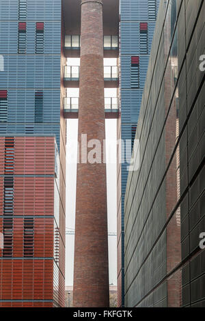 Chimney in Universitat Politecnica, Poble Nou. Barcellona. Foto Stock