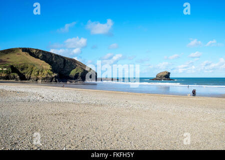 Soleggiata giornata invernale a portreath beach in Cornovaglia, England, Regno Unito Foto Stock