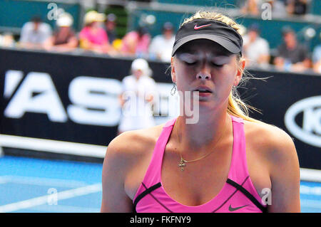 Auckland, Nuova Zelanda. 06 gen, 2011. Maria Sharapova reagisce dopo aver perso la sua corrispondenza alla ASB Classic 2011. Cinque volte il Grand Slam conquistando giocatore di tennis Maria Sharapova ha riconosciuto in mancanza di un test antidoping a Australian Open. © Shirley Kwok/Pacific Press/Alamy Live News Foto Stock