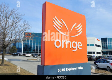 Ornge logo aziendale e digital signage come visualizzato al di fuori della sede di Mississauga il 8 marzo 2016. La stampa canadese immagini/Dominic ChanOrnge logo aziendale e digital signage come visualizzato al di fuori della sede di Mississauga il 8 marzo 2016. Foto Stock