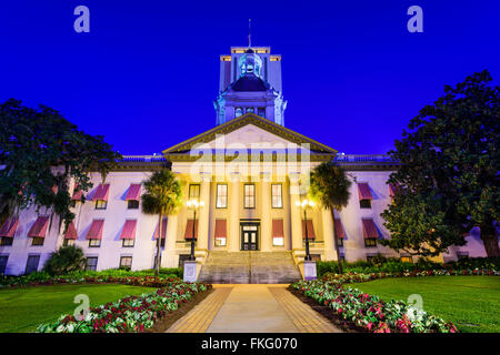 Tallahassee, Florida, Stati Uniti d'America presso il vecchio e il nuovo edificio del Campidoglio. Foto Stock